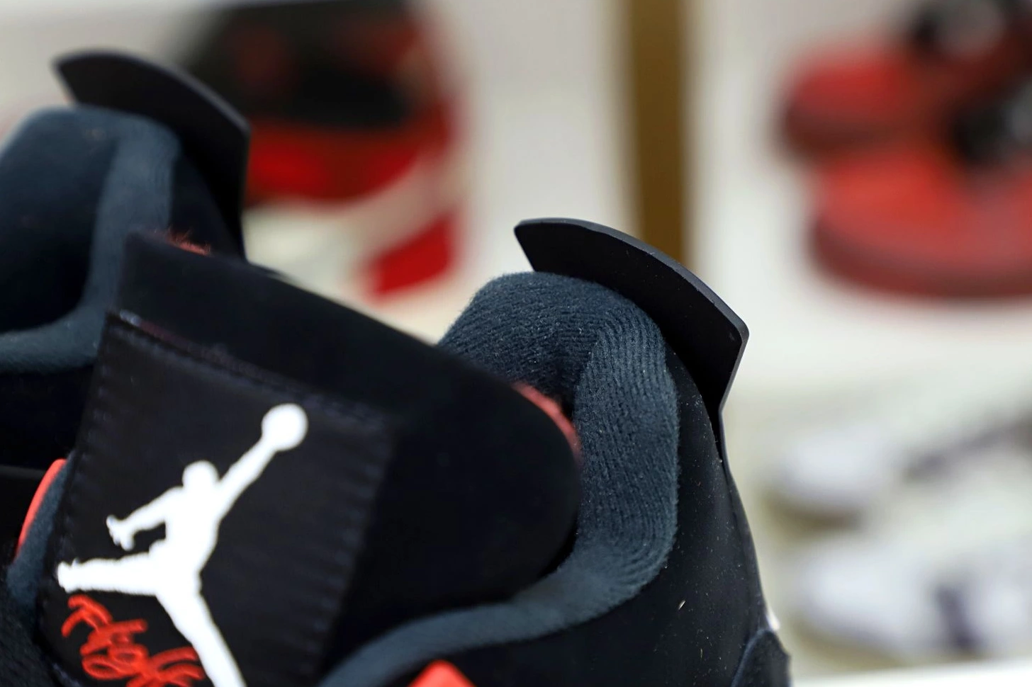 RETRO JORDAN 'RED AIR THUNDER' 4 0715